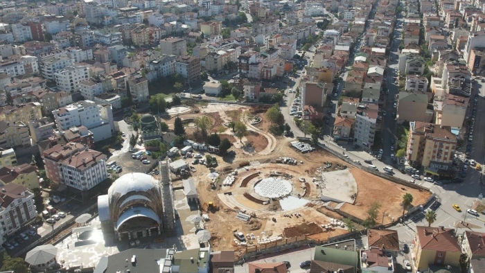 Kent Meydanı’nda çalışmalar tam gaz devam